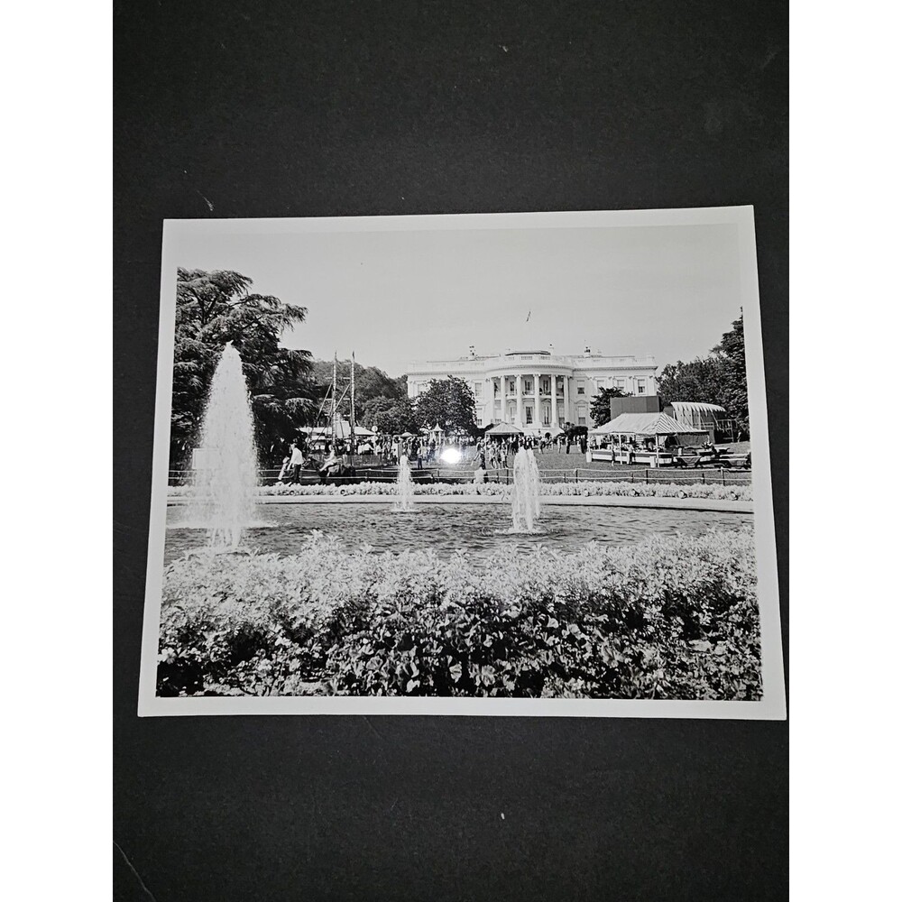 1967 8x10 Press Photo Of Pres.L. Johnson At The County Fair At The White House